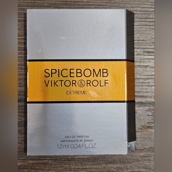 NIB Viktor & Rolf Spicebomb Black Candle Set - Picture 6 of 6